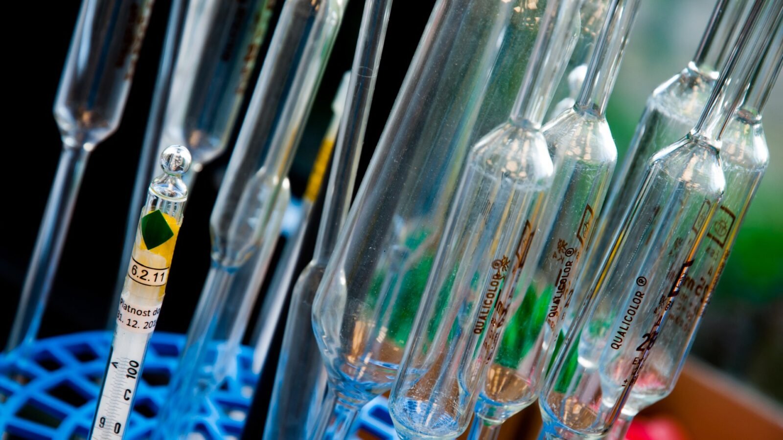 RSS em laboratório: guia de descarte de resíduos