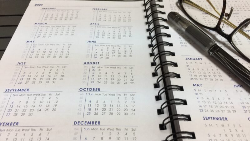 Calendário 2026 de compliance de RSS: datas-chave para clínicas e laboratórios não serem pegos de surpresa