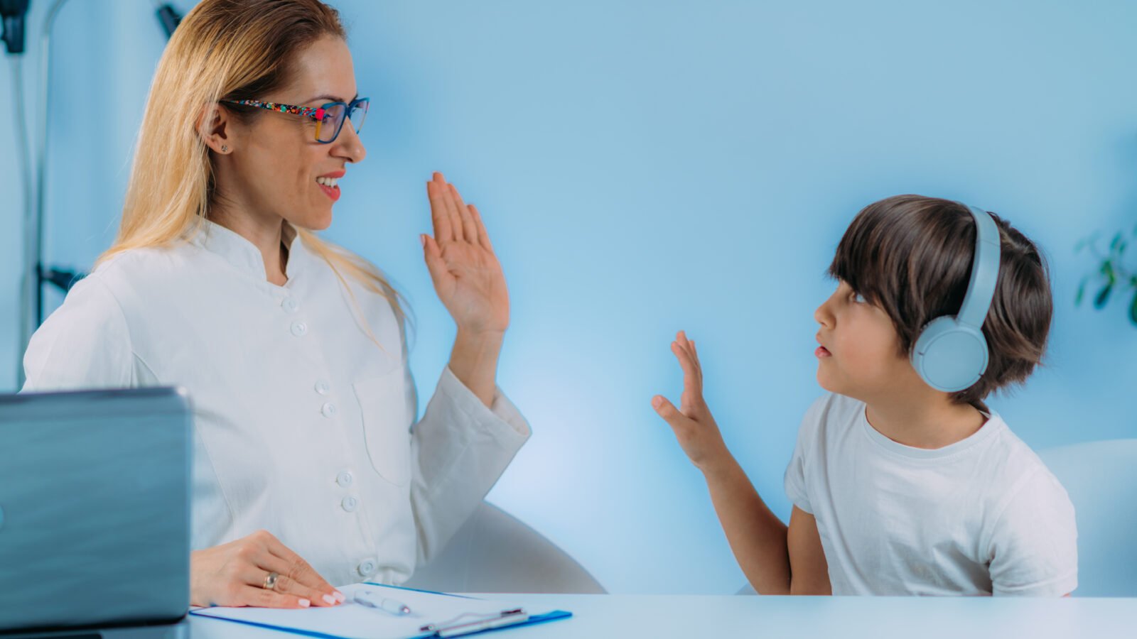 Fonoaudiologia: quando o consultório precisa de PGRSS (e quando não precisa)