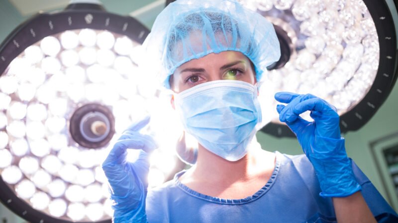 Cirurgia plástica ambulatorial: PGRSS para sala cirúrgica e pós-operatório