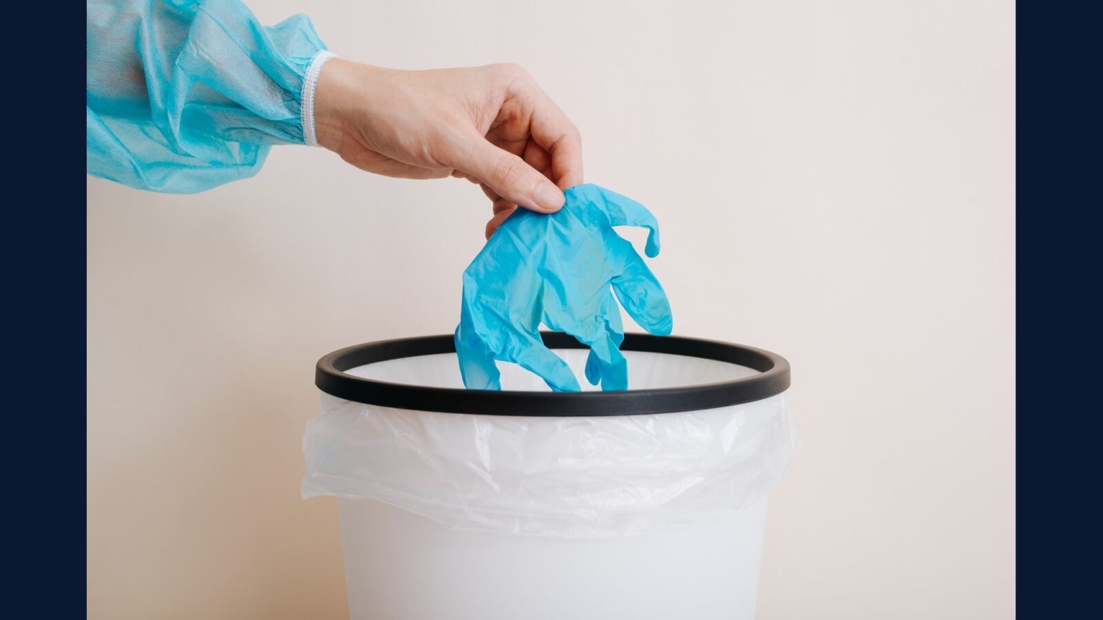 Como Descartar Luva e EPI Contaminado no Hospital