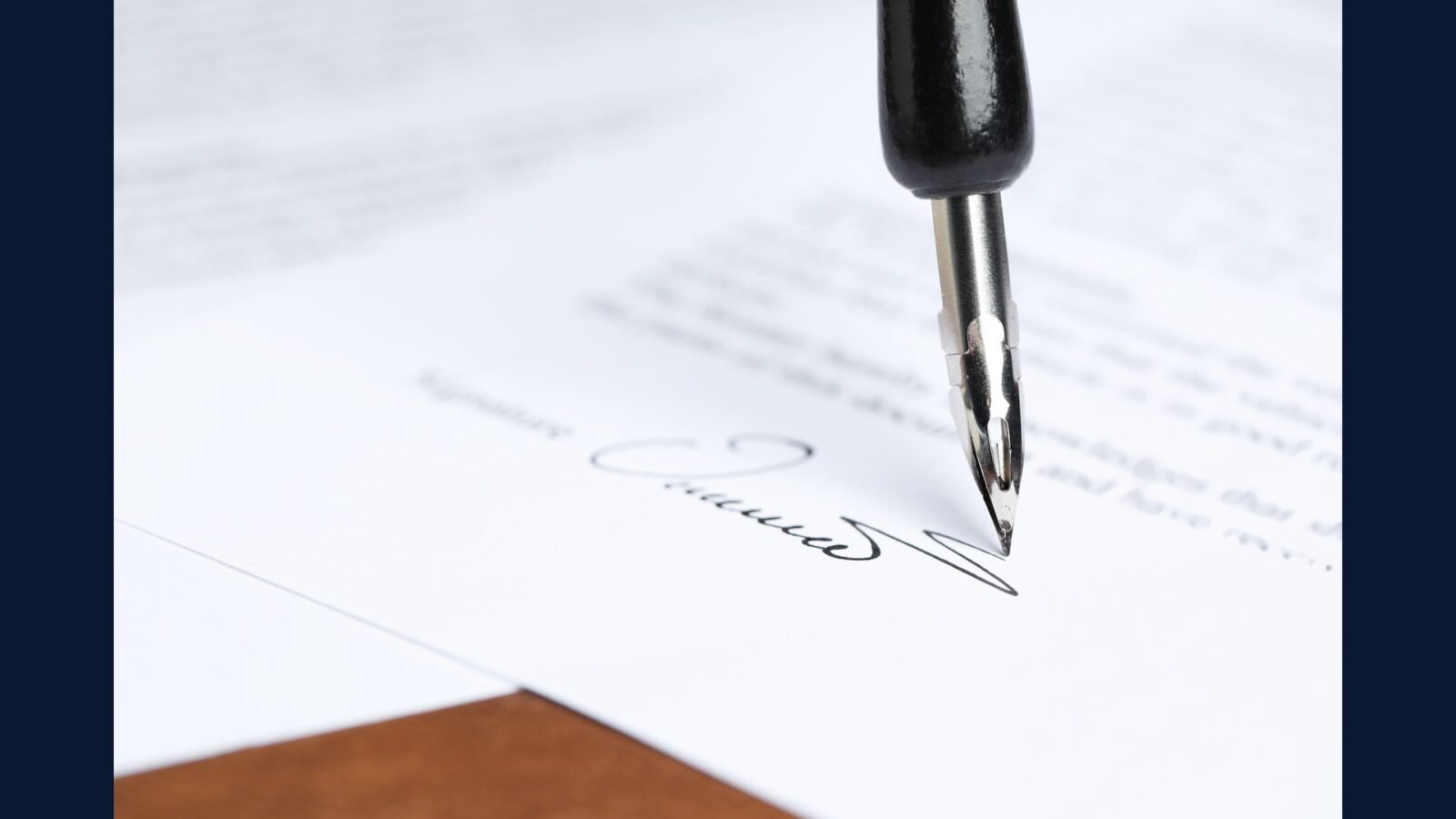Contrato de Coleta de RSS: o Que Conferir Antes de Assinar