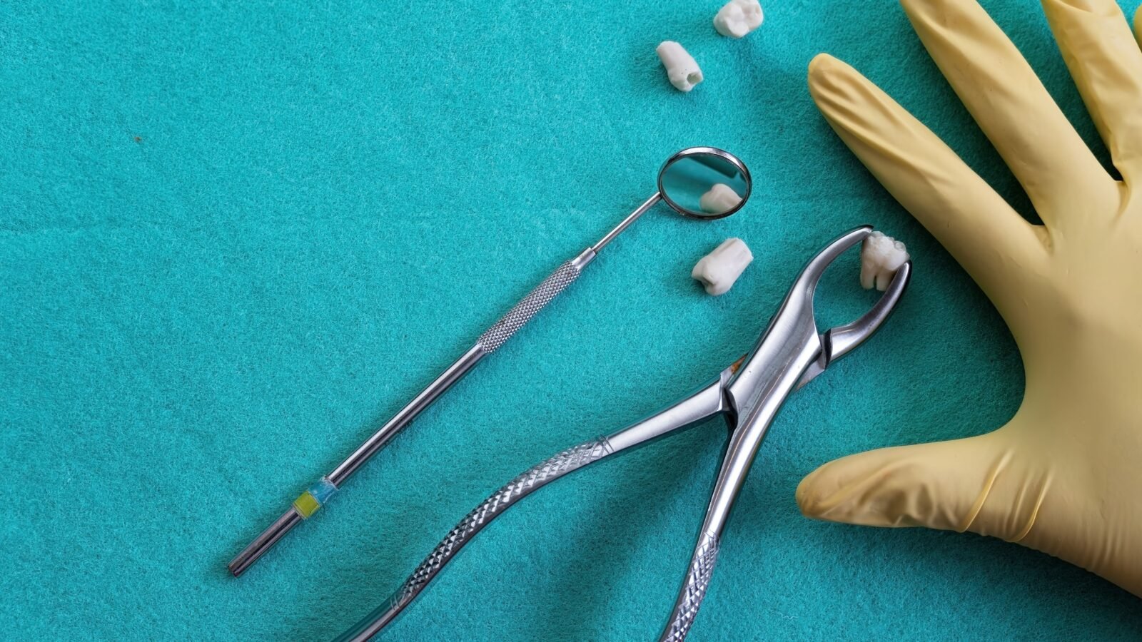 Descarte em cirurgia oral: anestésicos, fios de sutura, coágulo e dente extraído sem deixar passivo
