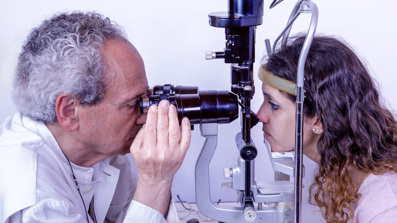 Descarte em oftalmologia: colírios, lentes de contato, soluções de teste e cirurgia ambulatorial