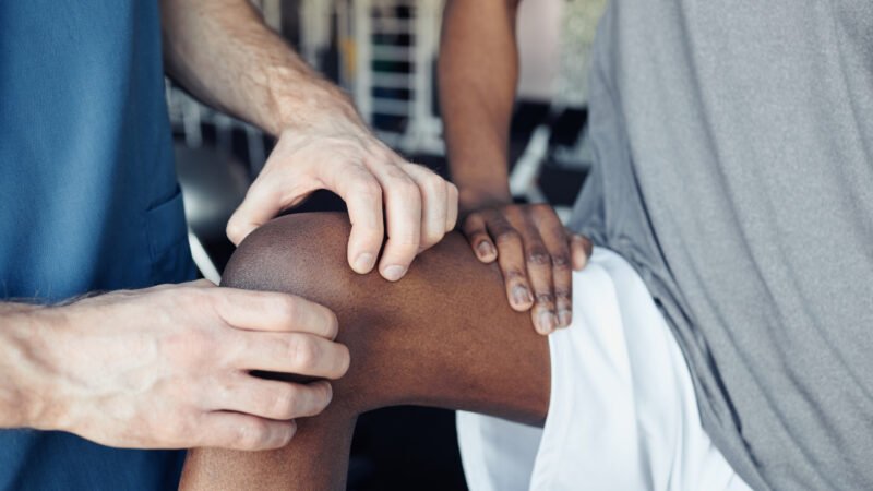 Medicina esportiva: descarte em clínica com fisioterapia e procedimento integrados
