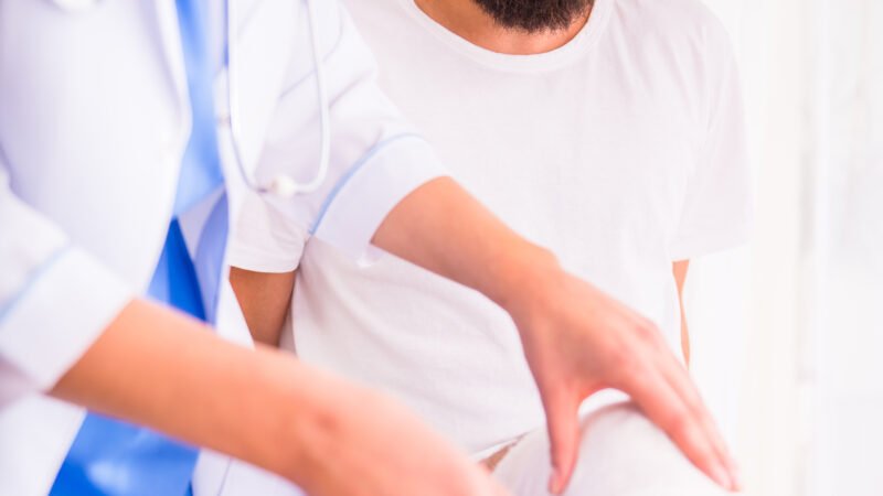 Ortopedia ambulatorial: gesso, infiltração e descarte de RSS na rotina