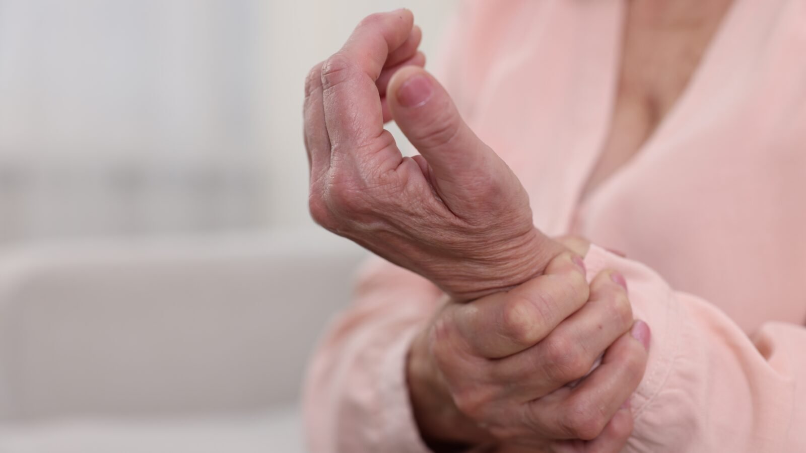 Reumatologia: descarte de infiltração articular, biópsia e imunobiológicos